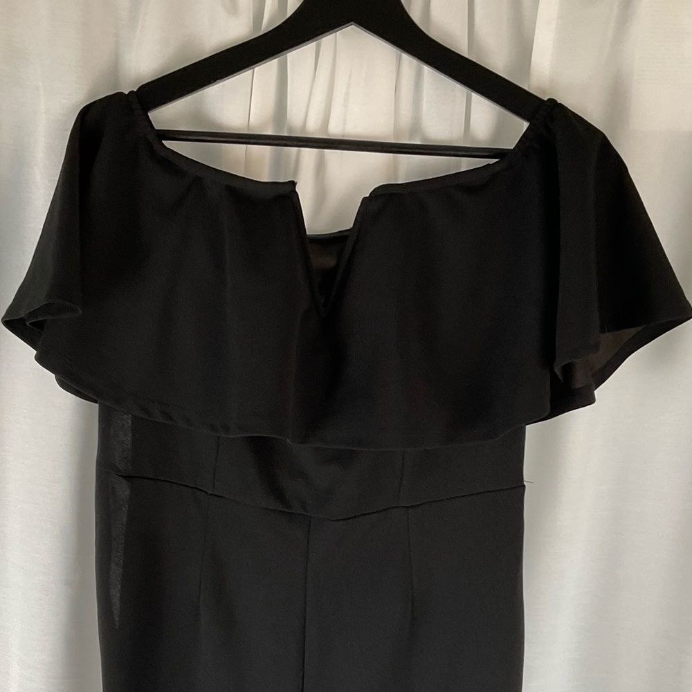 V Neck Jumpsuit Size Medium - Worn Once - Picture 2 of 6